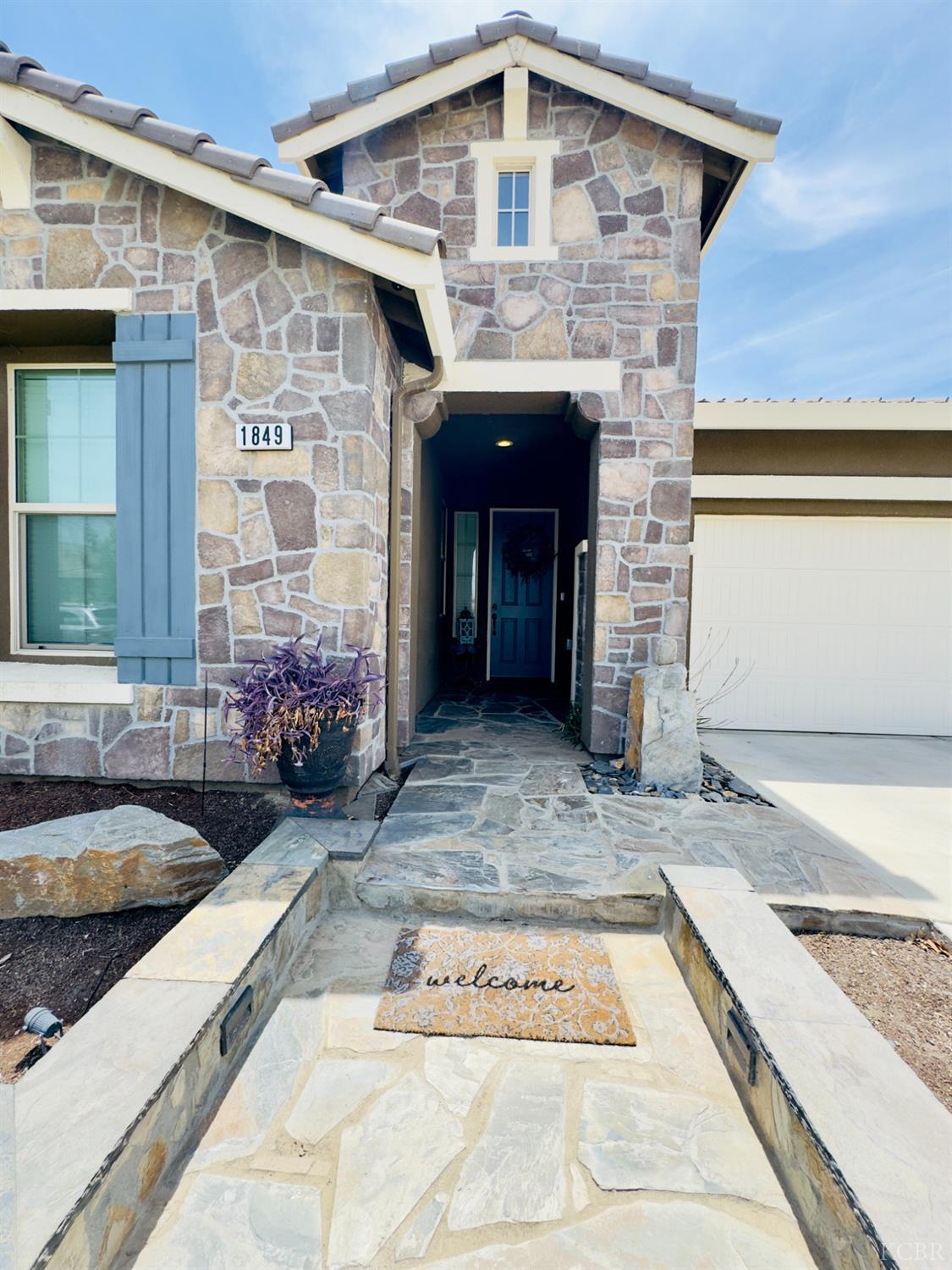1849 W Porter Ave, Visalia, CA 93291