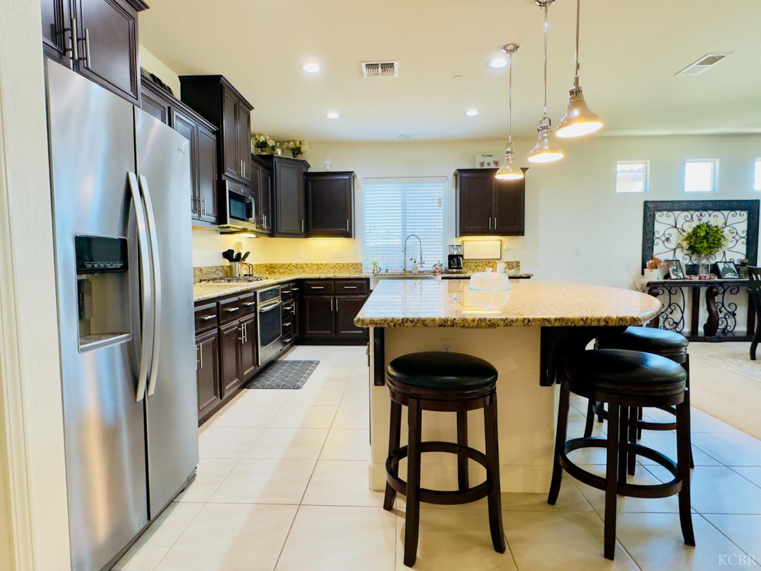 1849 W Porter Ave, Visalia, CA 93291