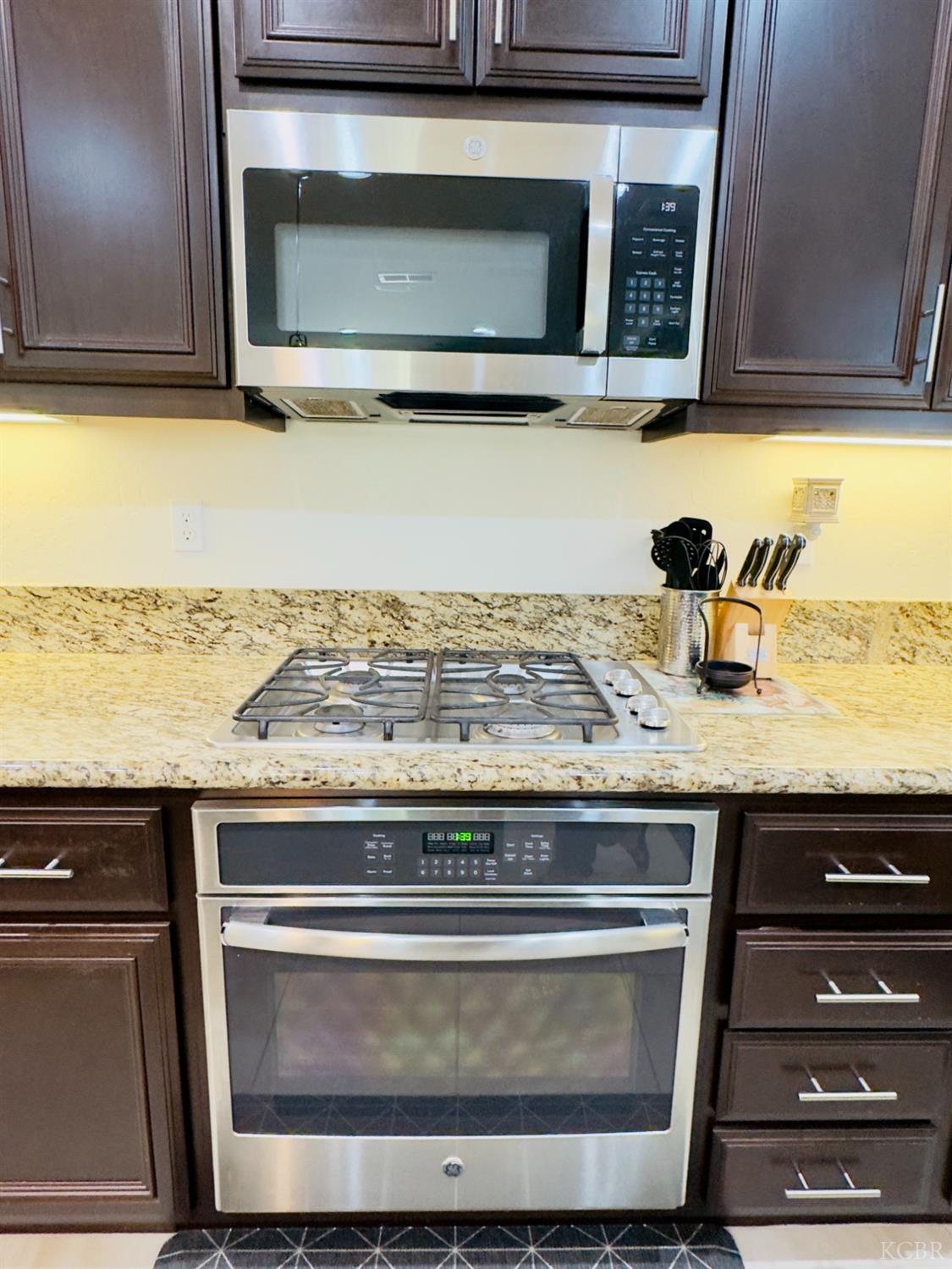 1849 W Porter Ave, Visalia, CA 93291
