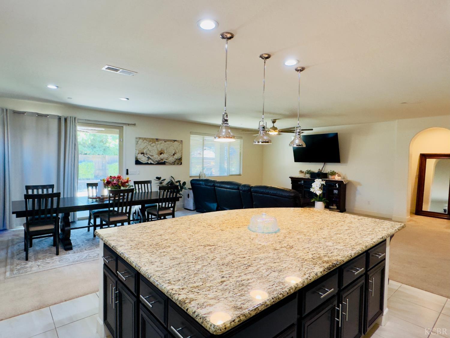 1849 W Porter Ave, Visalia, CA 93291