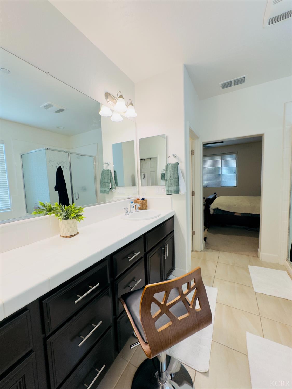 1849 W Porter Ave, Visalia, CA 93291