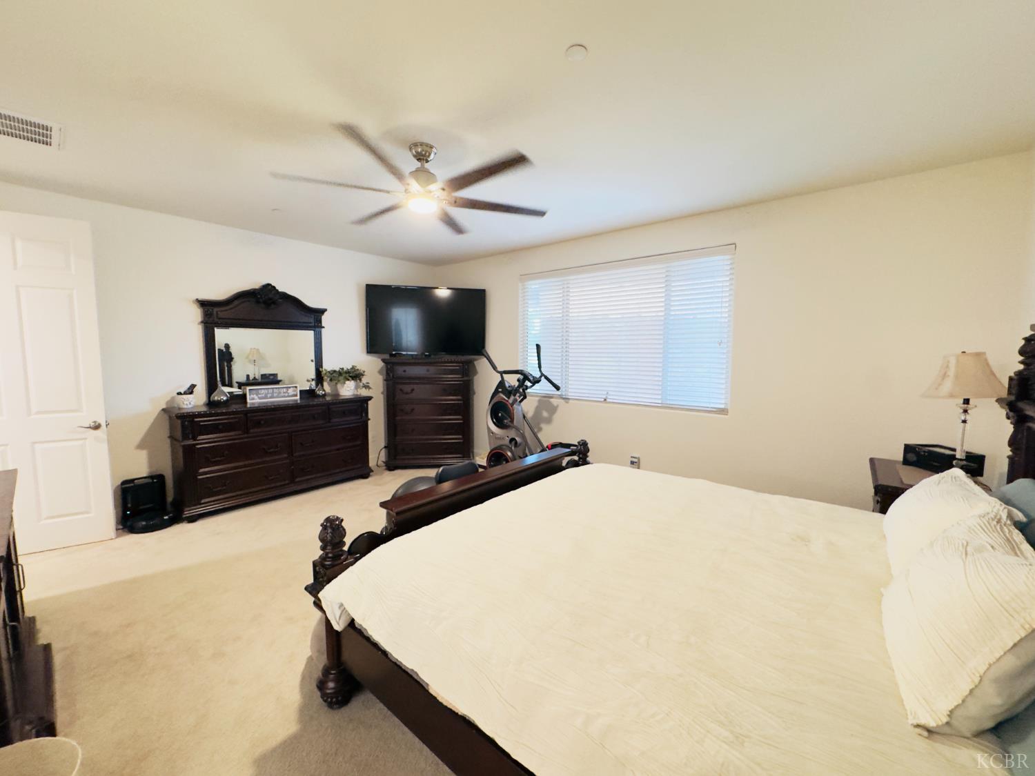 1849 W Porter Ave, Visalia, CA 93291