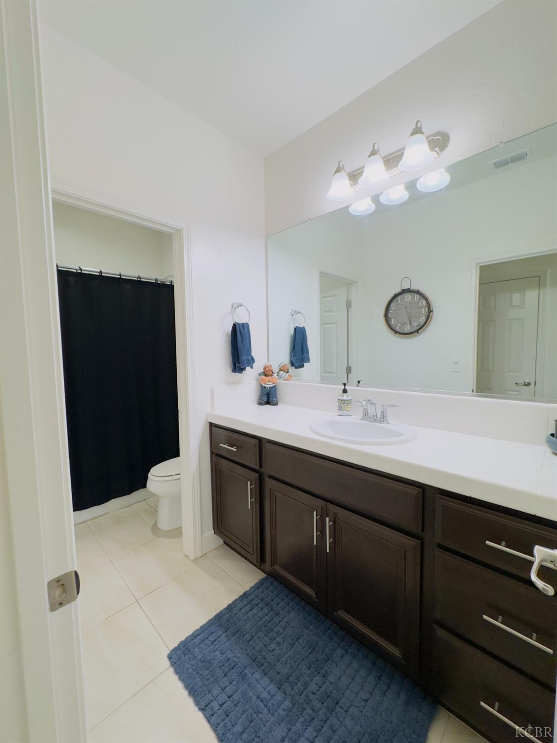 1849 W Porter Ave, Visalia, CA 93291