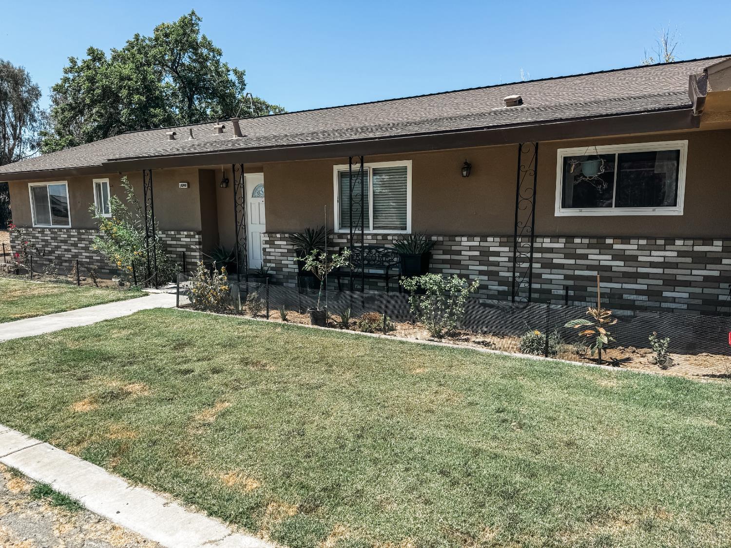 18240 Jackson Ave, Lemoore, CA 93245