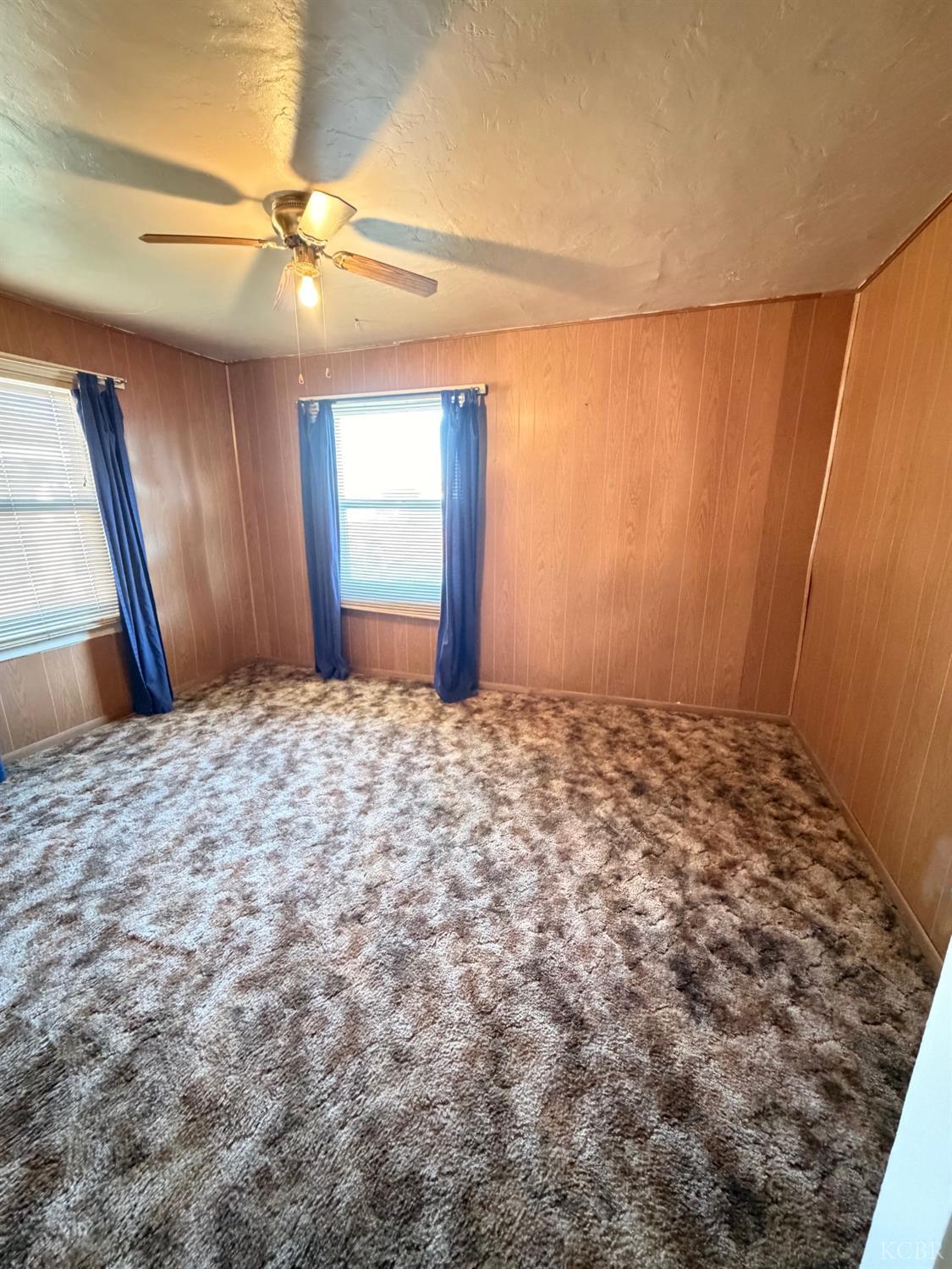 10670 Jackson St, Armona, CA 93202