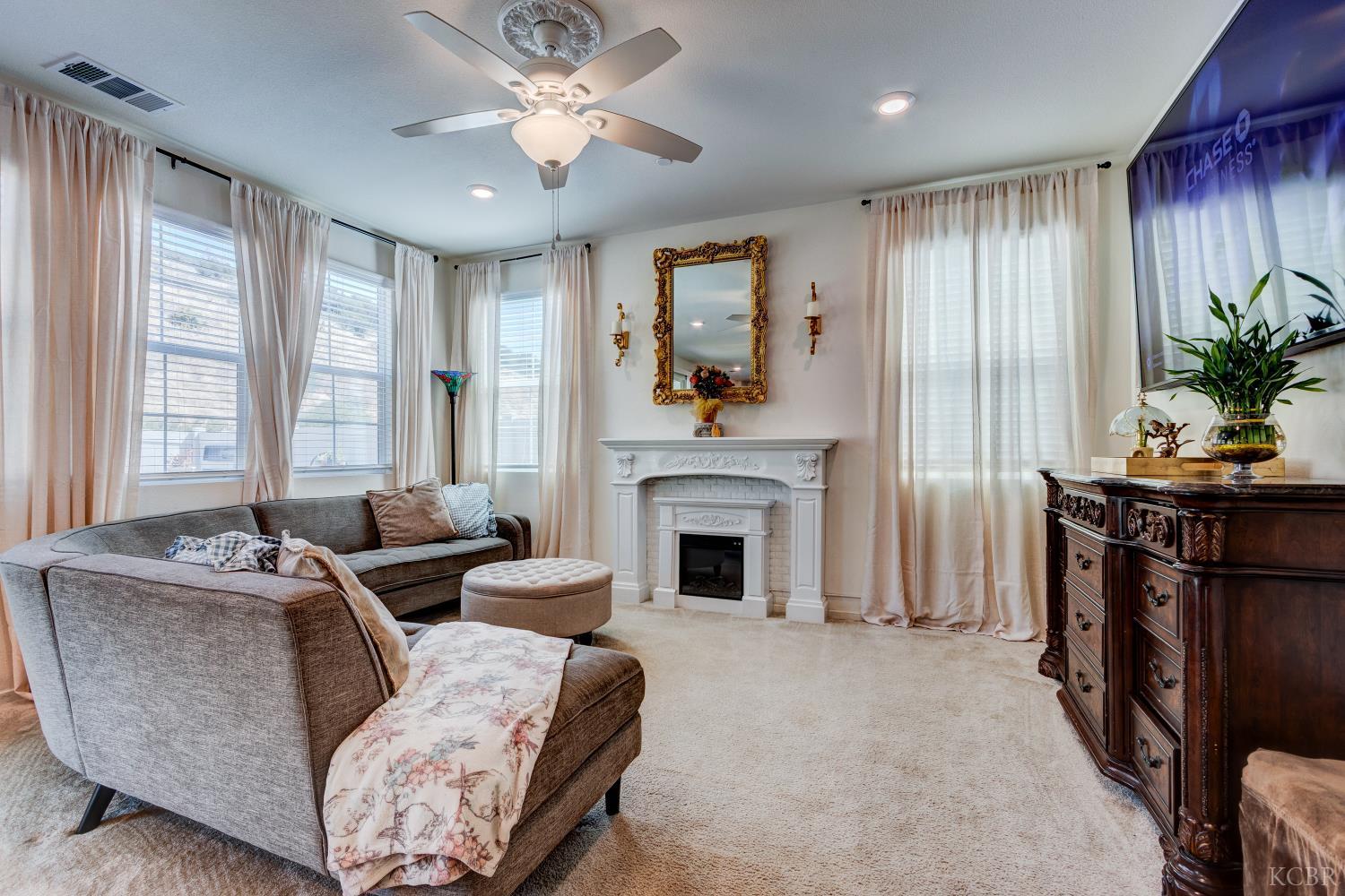 17160 Gray Pine Pl, San Bernardino, CA 92407