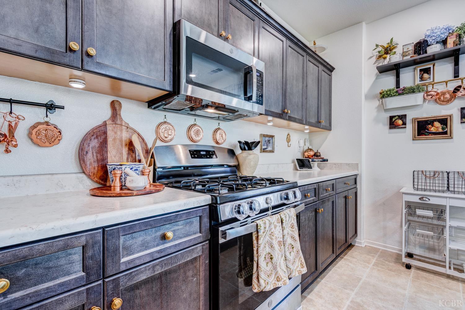 17160 Gray Pine Pl, San Bernardino, CA 92407