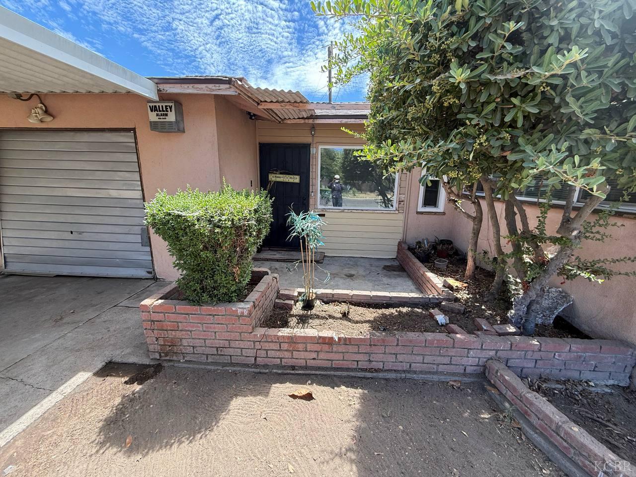 3974 Maywood Dr N, Fresno, CA 93703