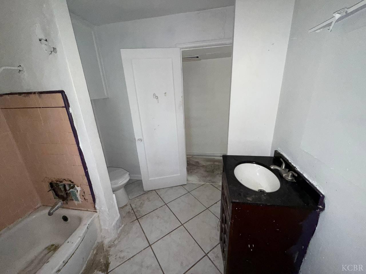 3974 Maywood Dr N, Fresno, CA 93703