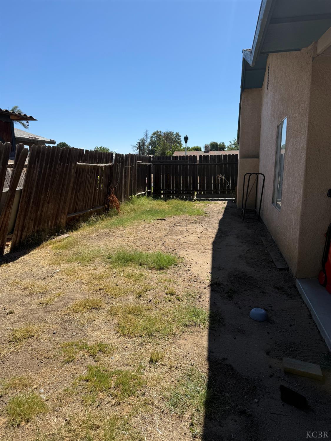 3901 Courtney St, Bakersfield, CA 93312