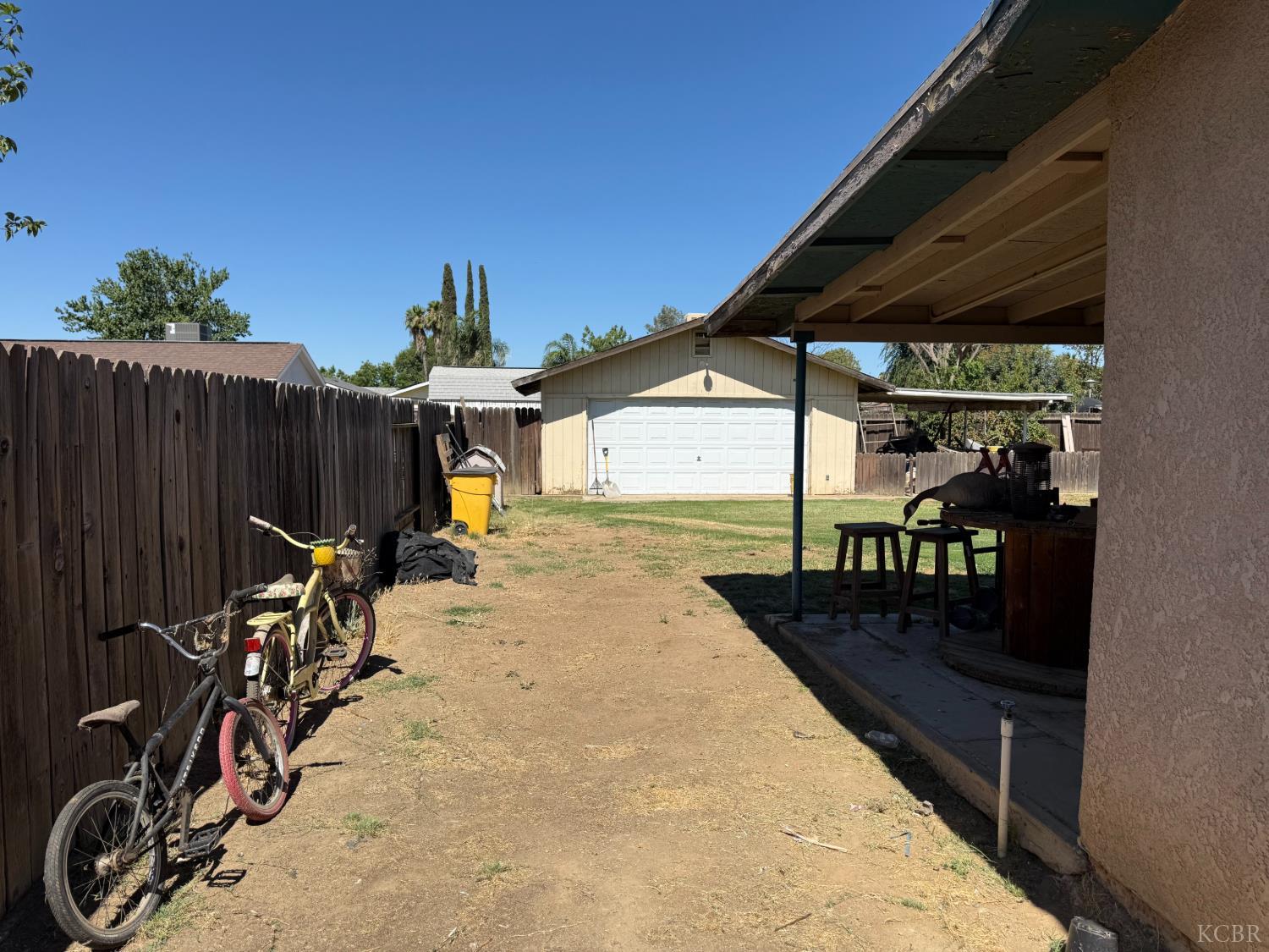 3901 Courtney St, Bakersfield, CA 93312