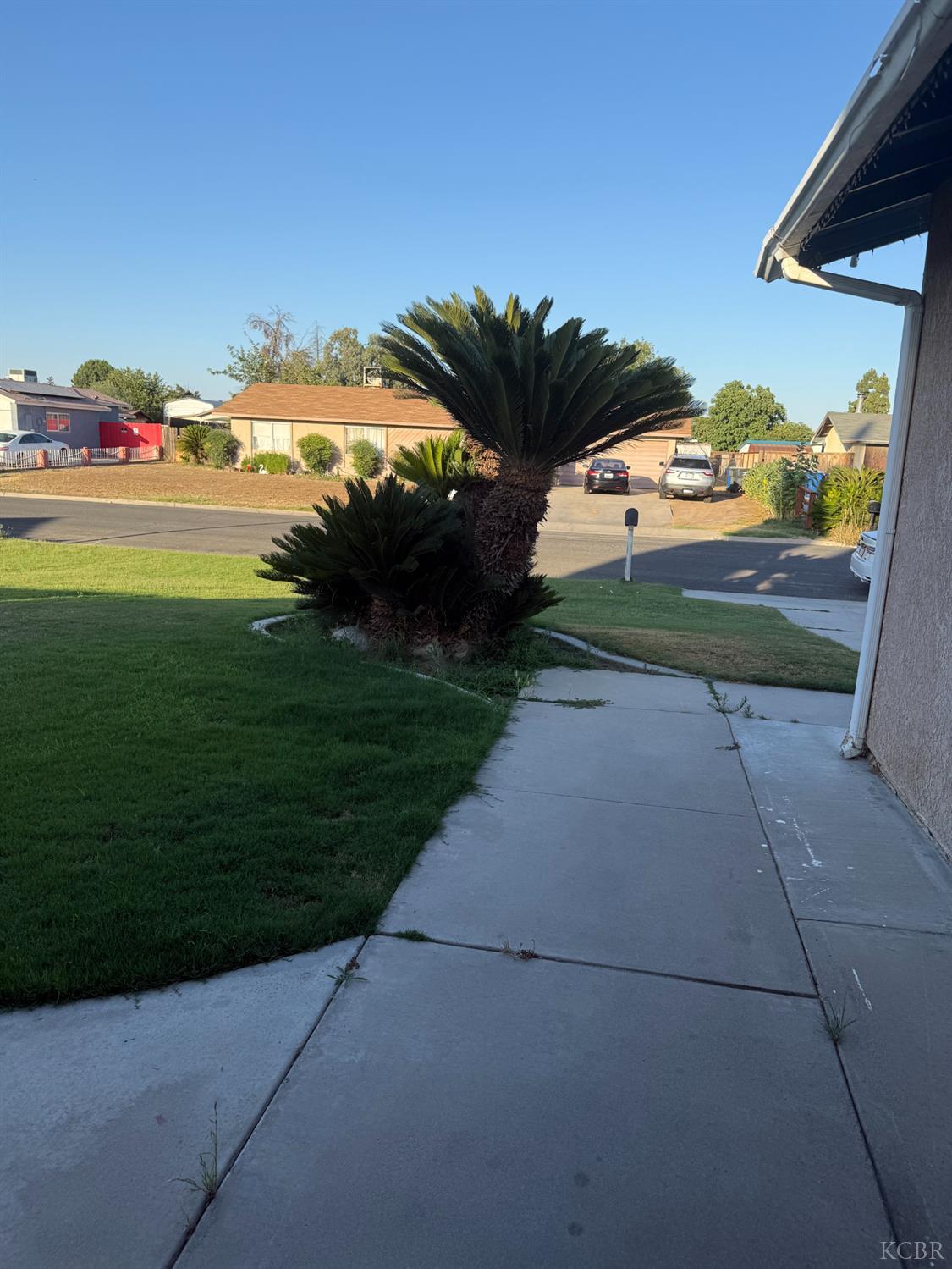 3901 Courtney St, Bakersfield, CA 93312