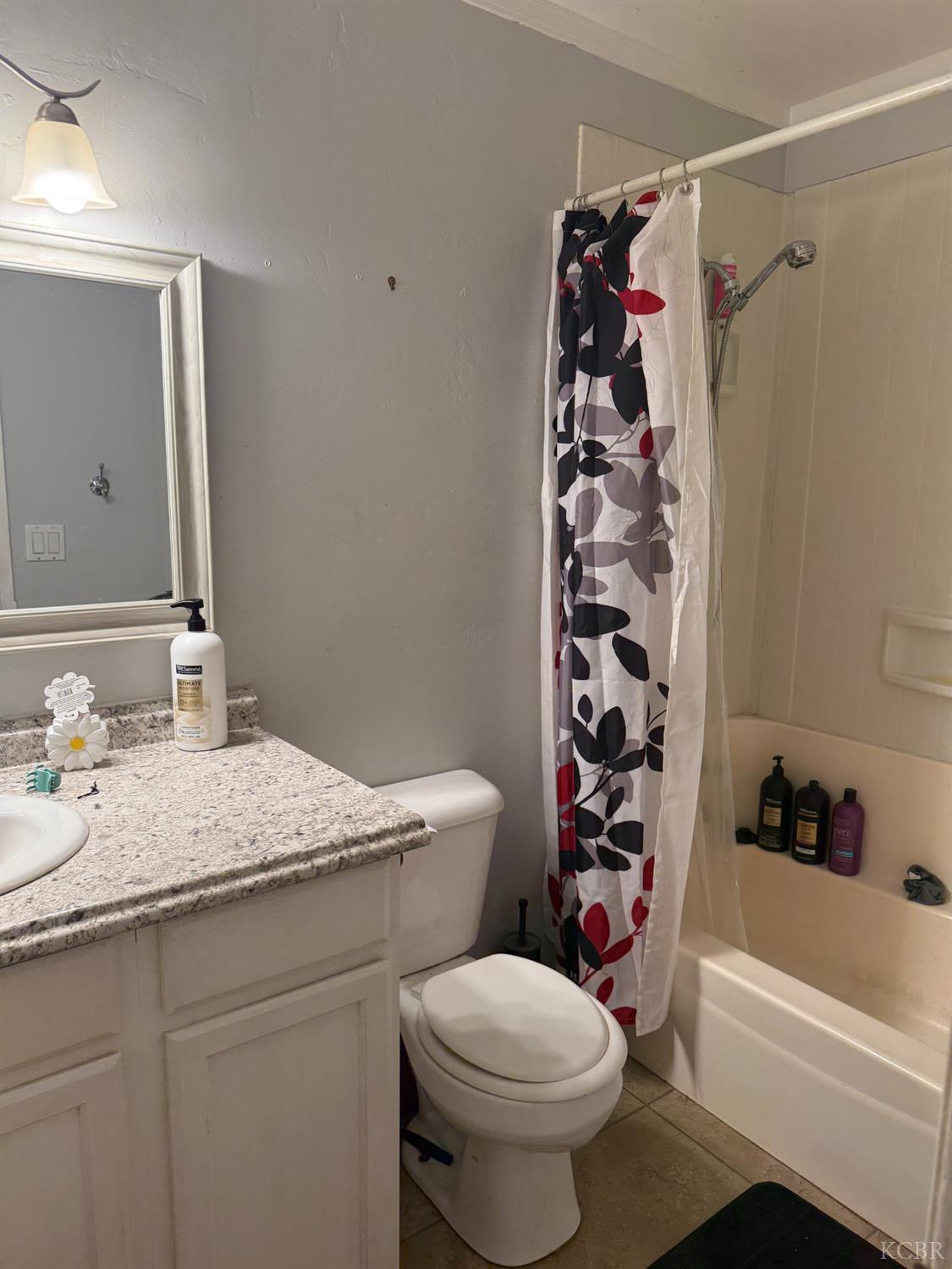 3901 Courtney St, Bakersfield, CA 93312