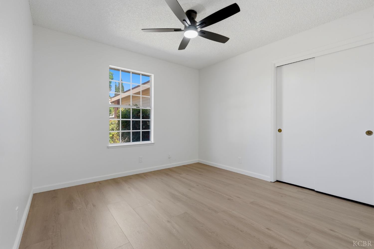 2269 Fernwood Dr, Hanford, CA 93230