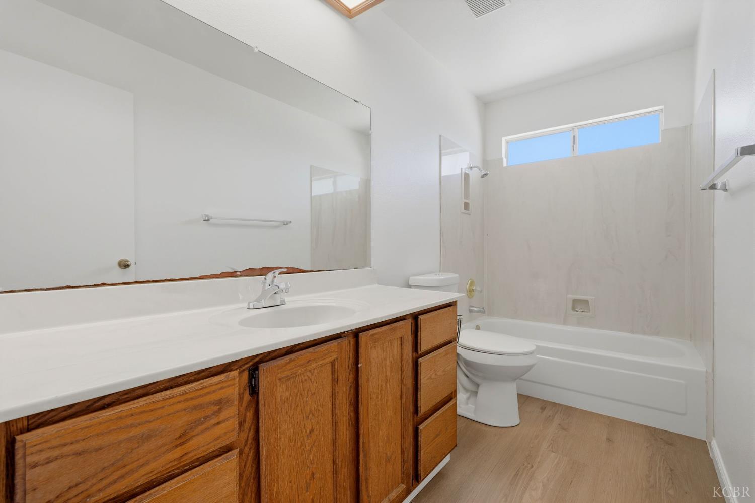 2269 Fernwood Dr, Hanford, CA 93230