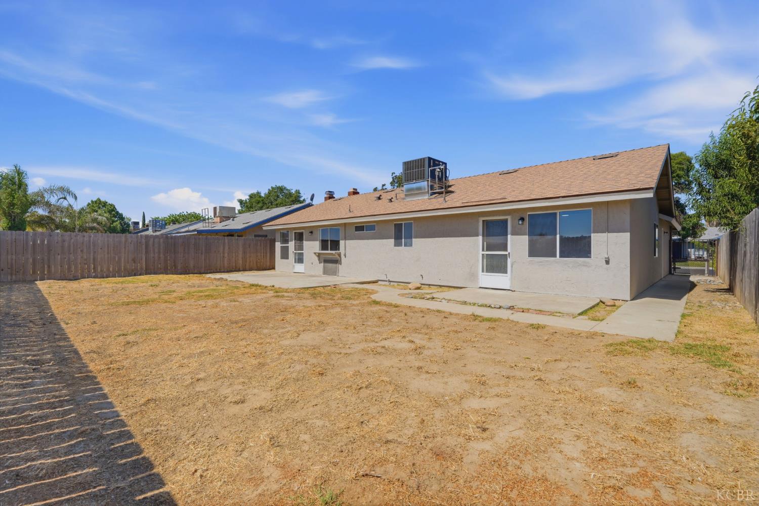 2269 Fernwood Dr, Hanford, CA 93230