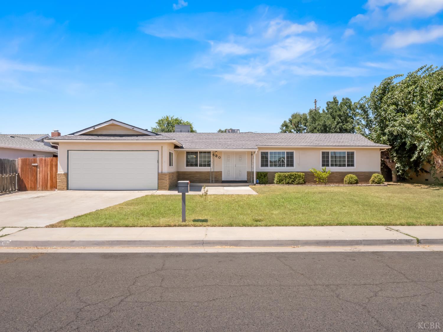 580 E Spruce Ave, Lemoore, CA 93245