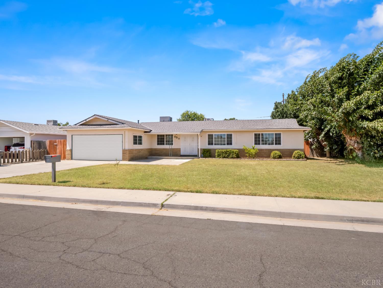 580 E Spruce Ave, Lemoore, CA 93245