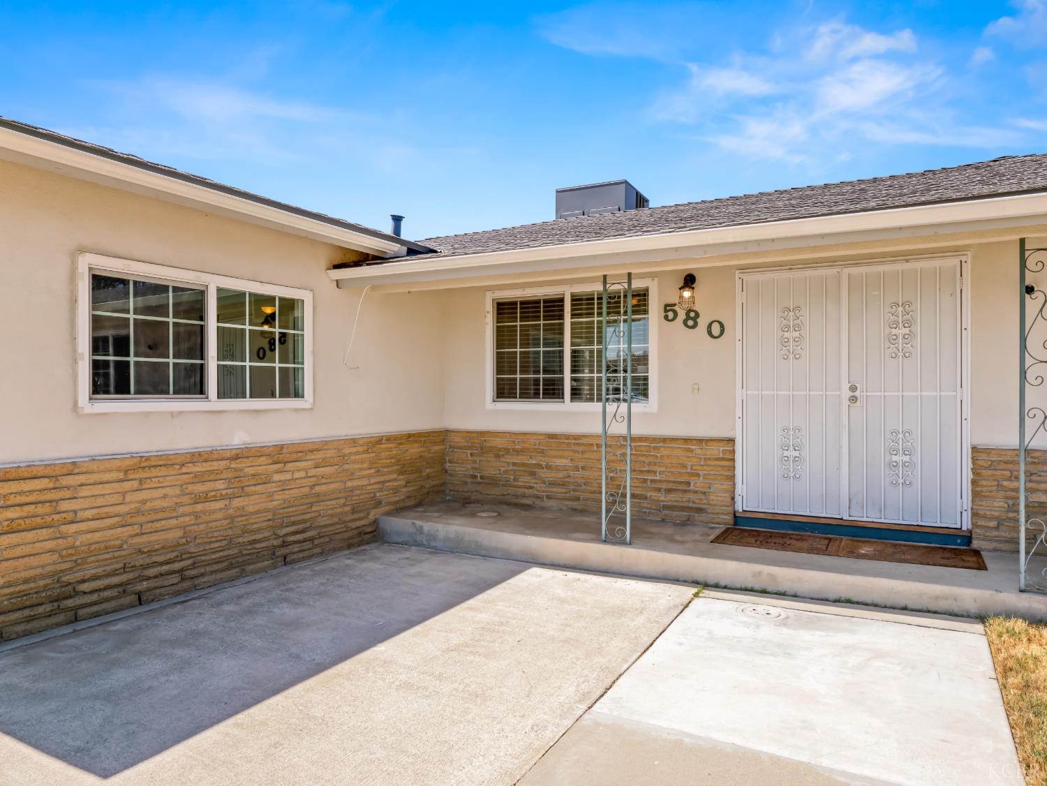 580 E Spruce Ave, Lemoore, CA 93245