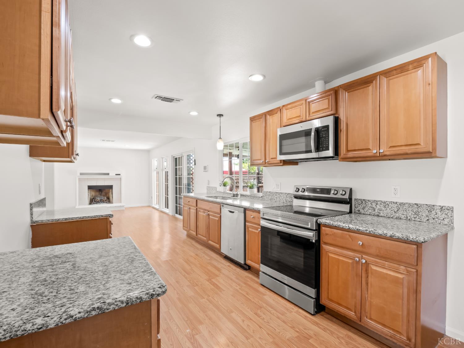 580 E Spruce Ave, Lemoore, CA 93245