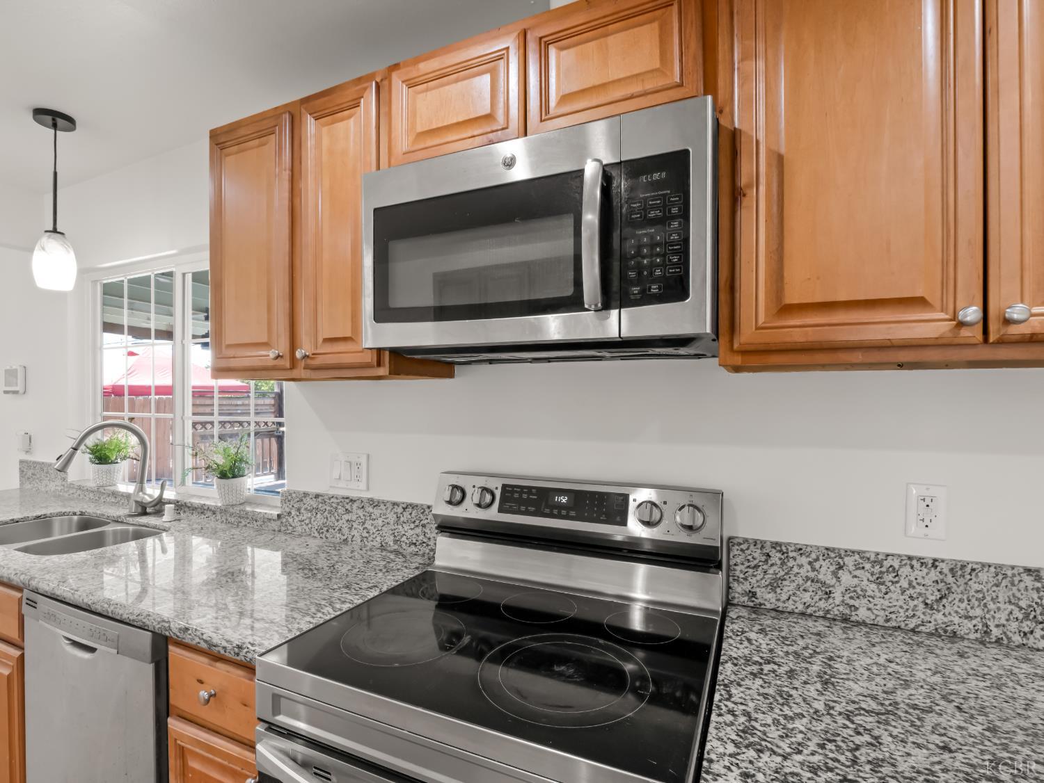 580 E Spruce Ave, Lemoore, CA 93245
