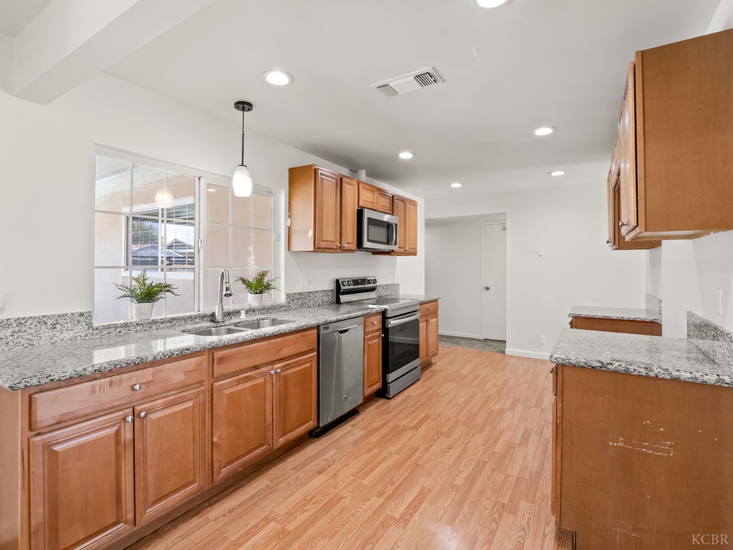 580 E Spruce Ave, Lemoore, CA 93245