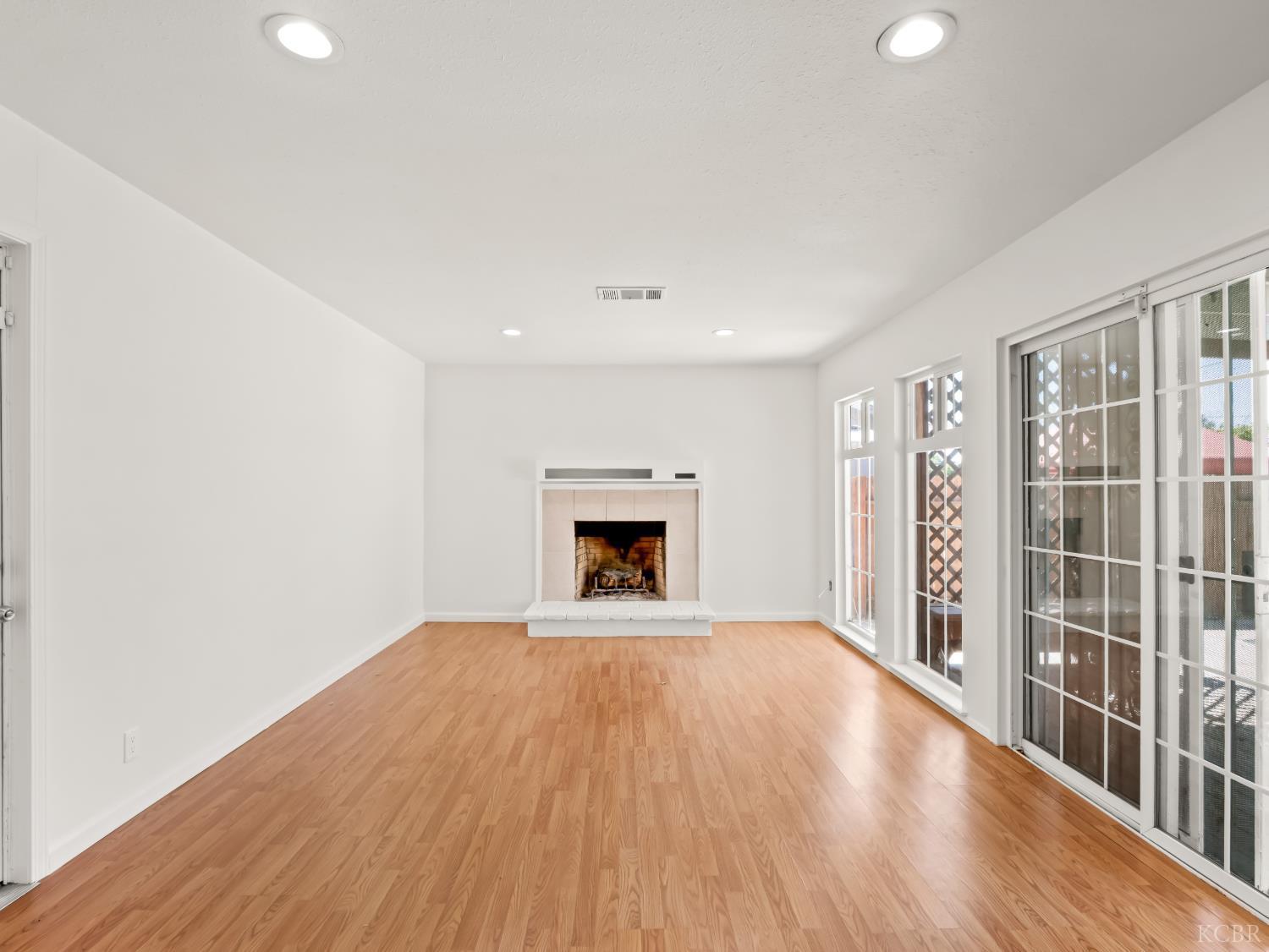 580 E Spruce Ave, Lemoore, CA 93245