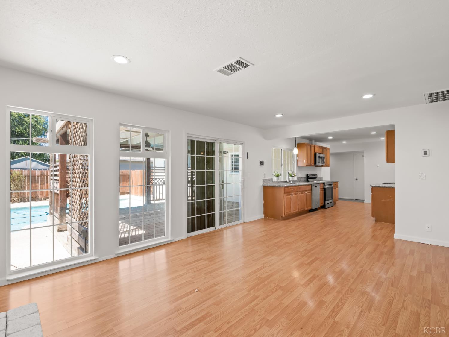580 E Spruce Ave, Lemoore, CA 93245