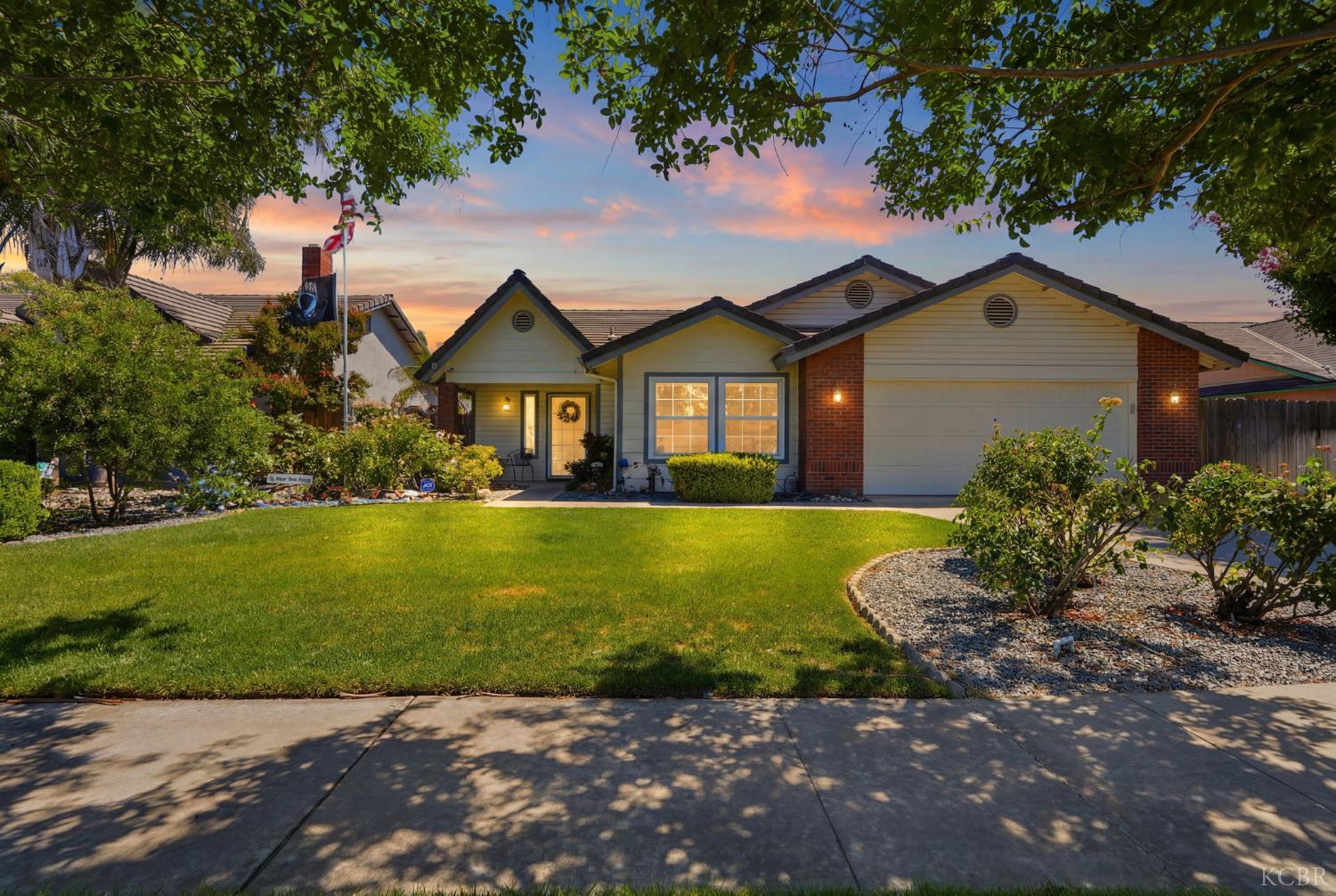 89 Devon Dr, Lemoore, CA 93245