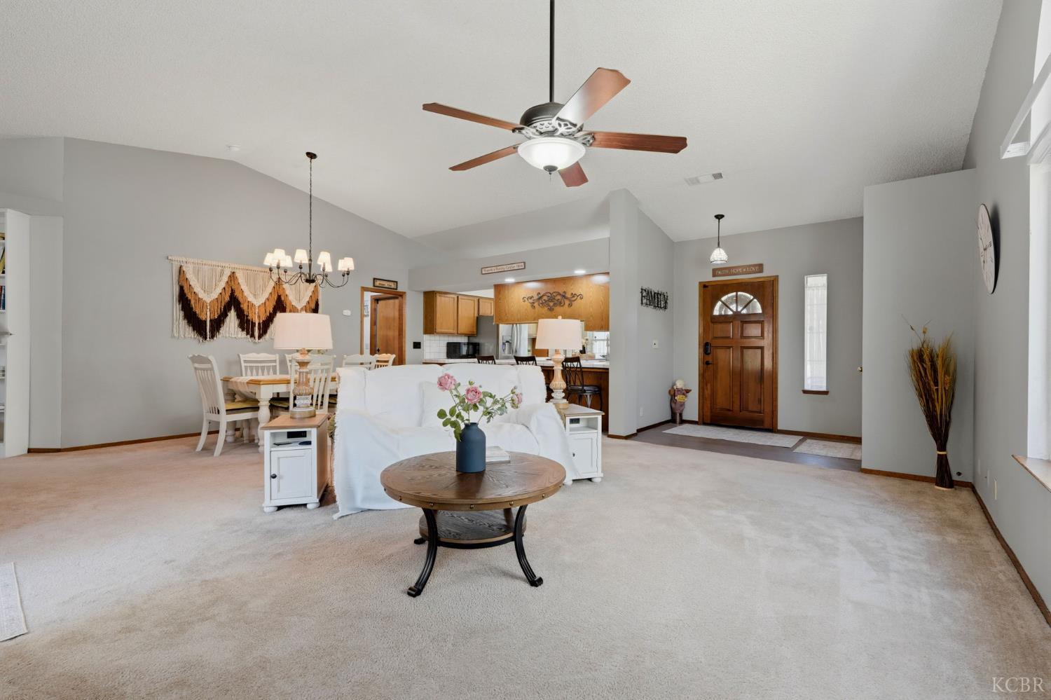 89 Devon Dr, Lemoore, CA 93245