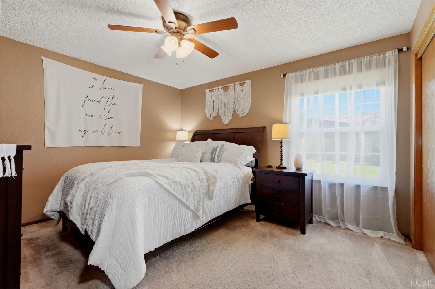89 Devon Dr, Lemoore, CA 93245