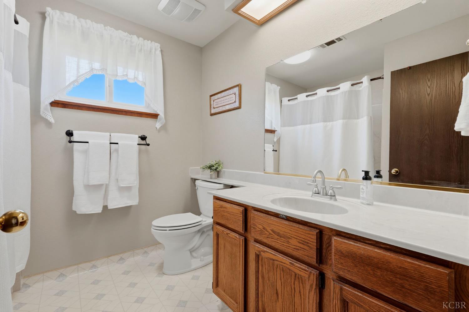 89 Devon Dr, Lemoore, CA 93245