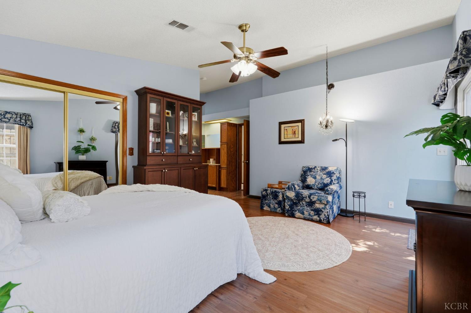 89 Devon Dr, Lemoore, CA 93245