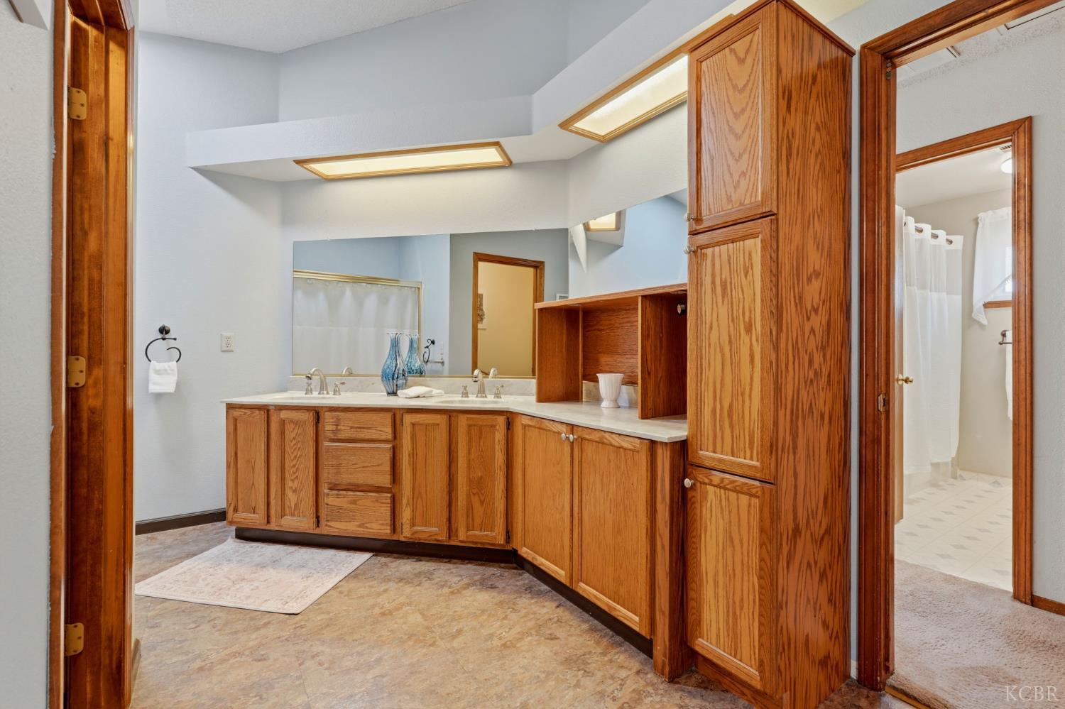 89 Devon Dr, Lemoore, CA 93245