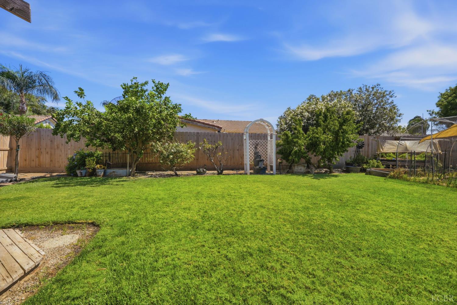 89 Devon Dr, Lemoore, CA 93245