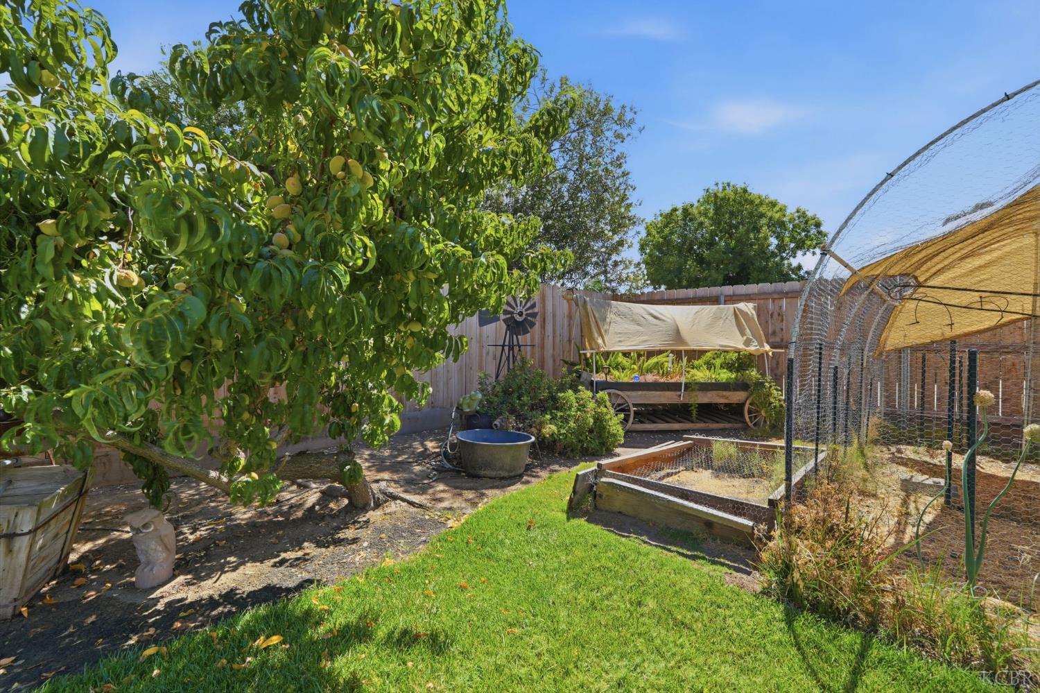 89 Devon Dr, Lemoore, CA 93245
