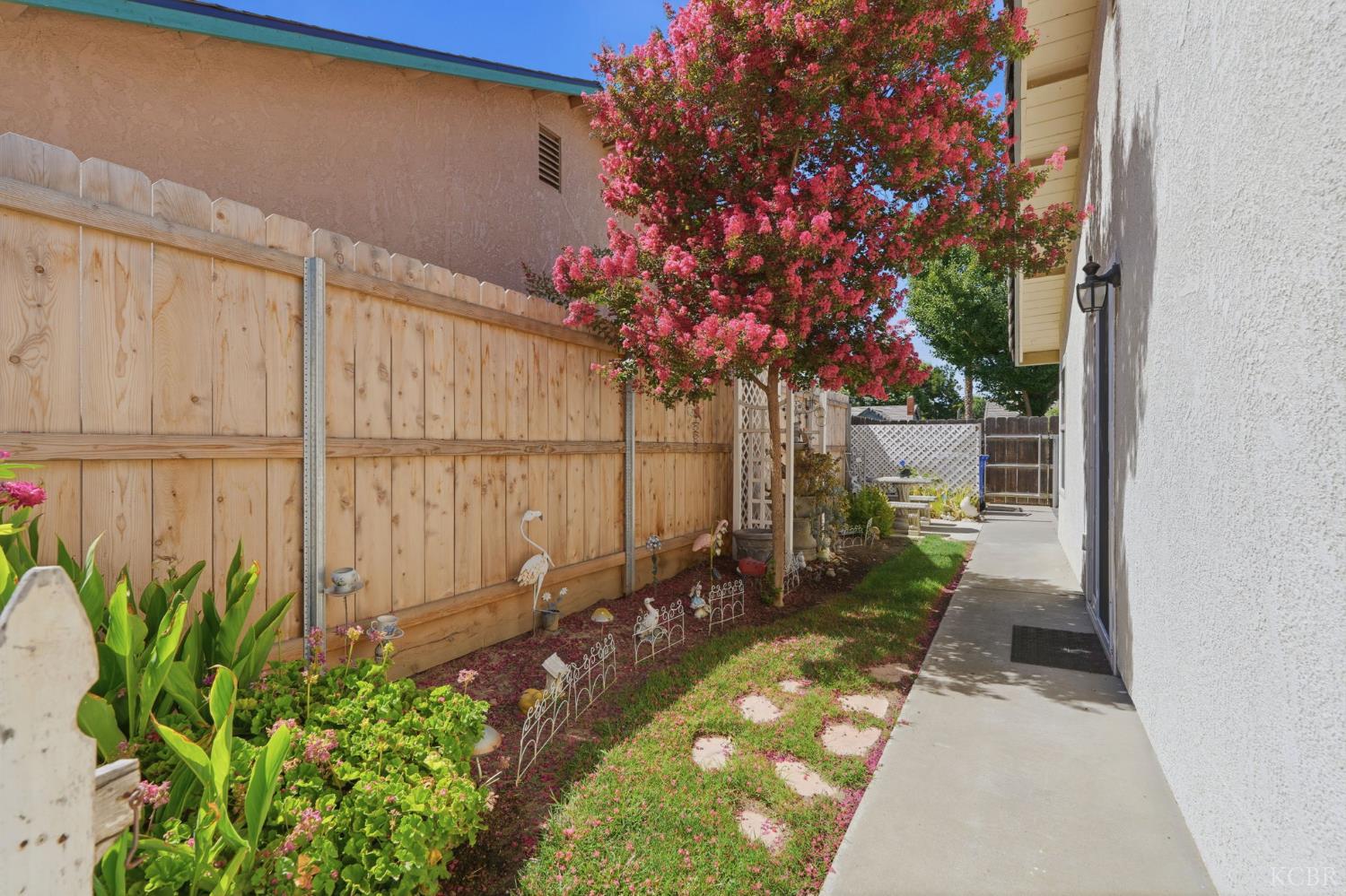 89 Devon Dr, Lemoore, CA 93245
