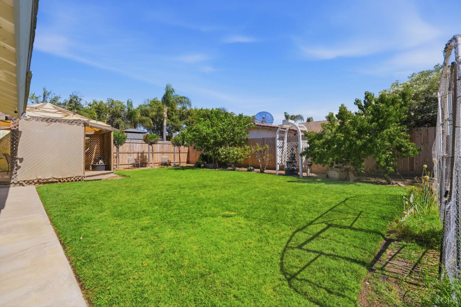 89 Devon Dr, Lemoore, CA 93245