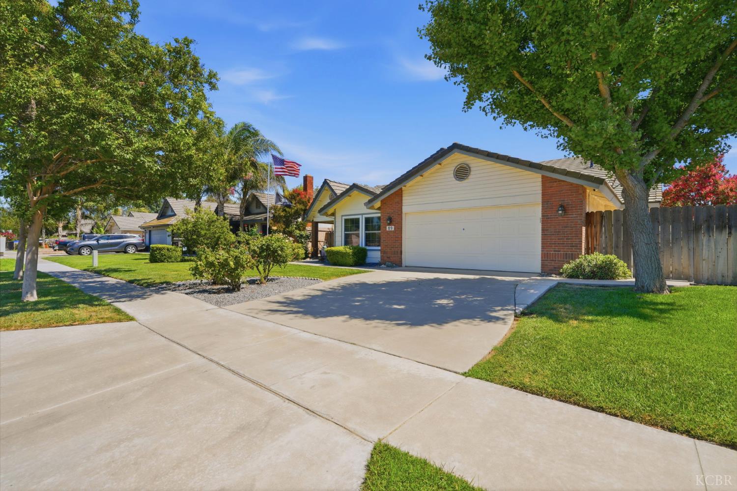 89 Devon Dr, Lemoore, CA 93245