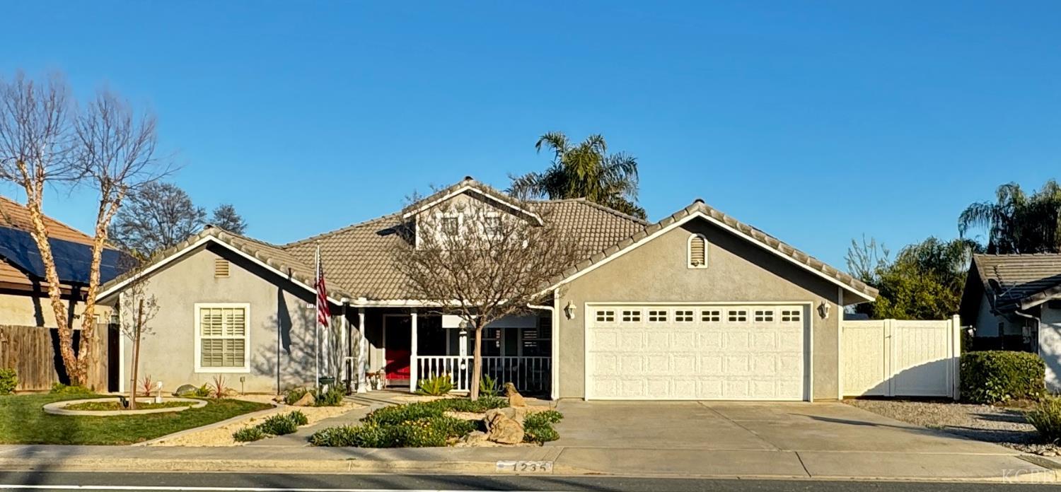 1235 University Ave, Hanford, CA 93230