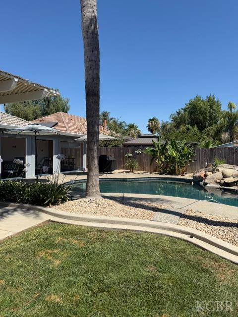 1235 University Ave, Hanford, CA 93230