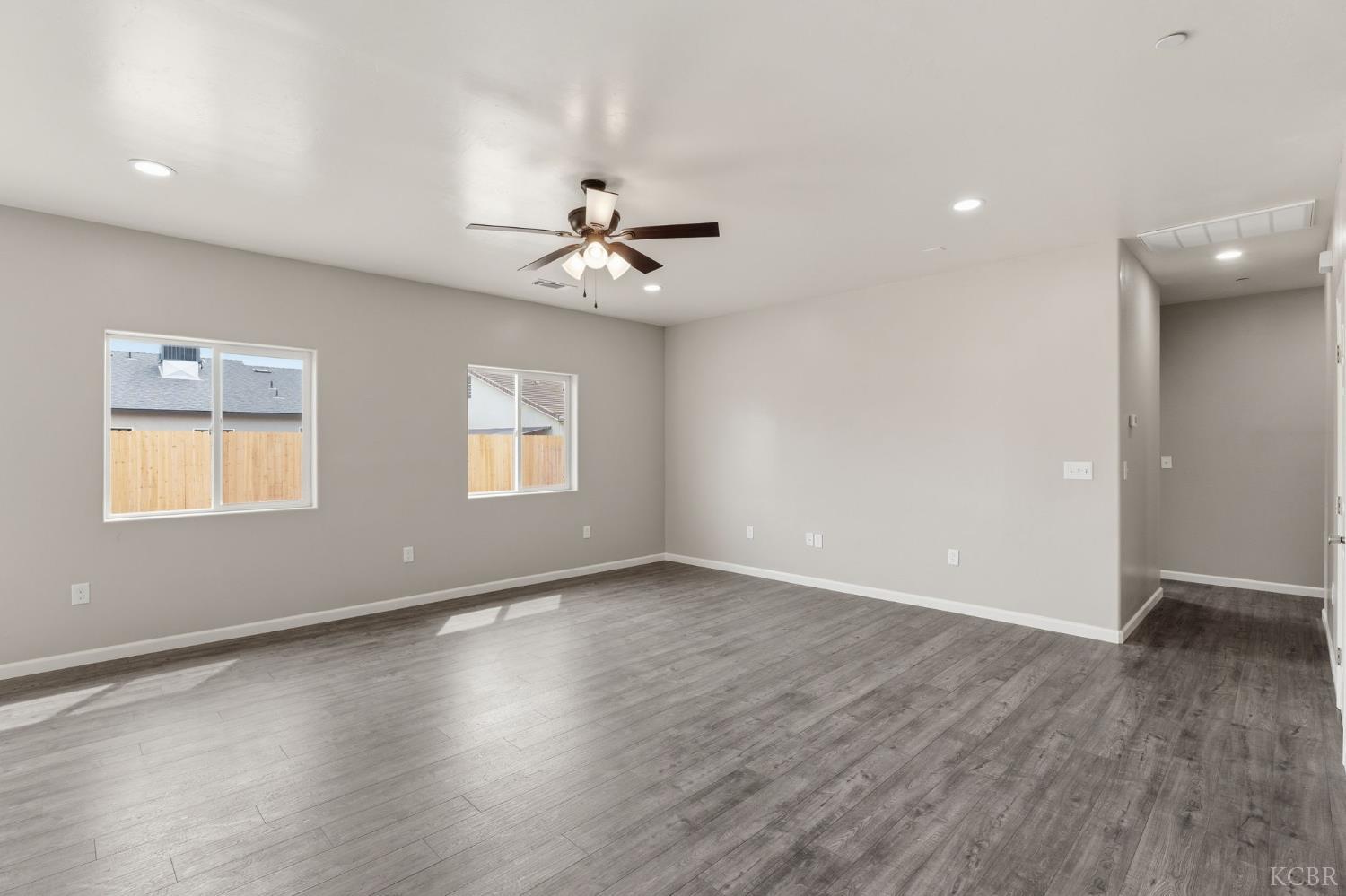 3447 E Douglas Ave, Visalia, CA 93292