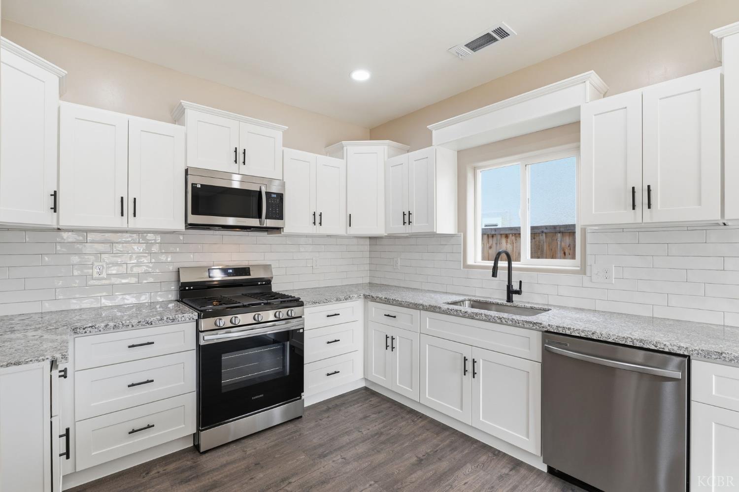 3447 E Douglas Ave, Visalia, CA 93292