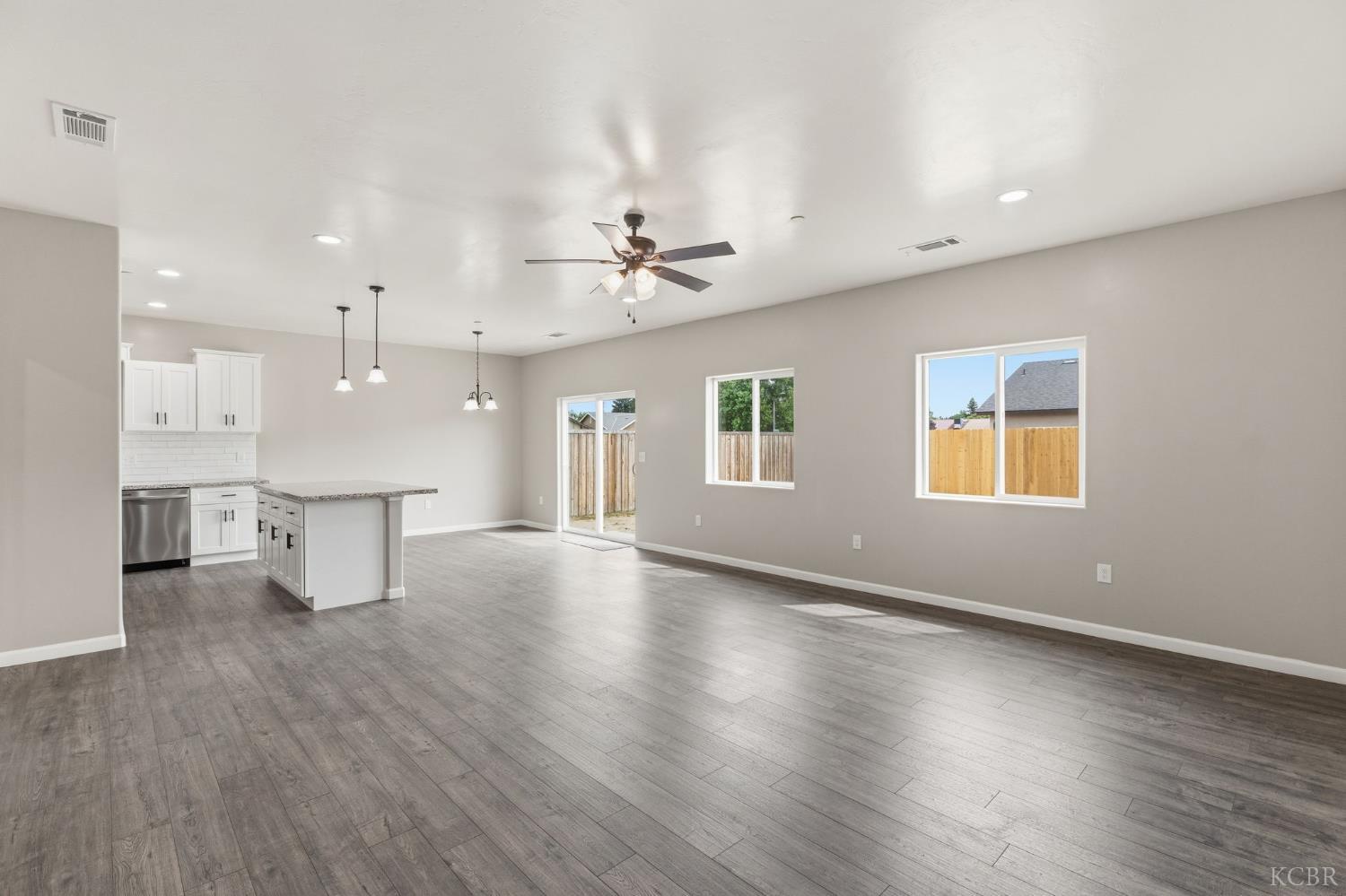 3447 E Douglas Ave, Visalia, CA 93292