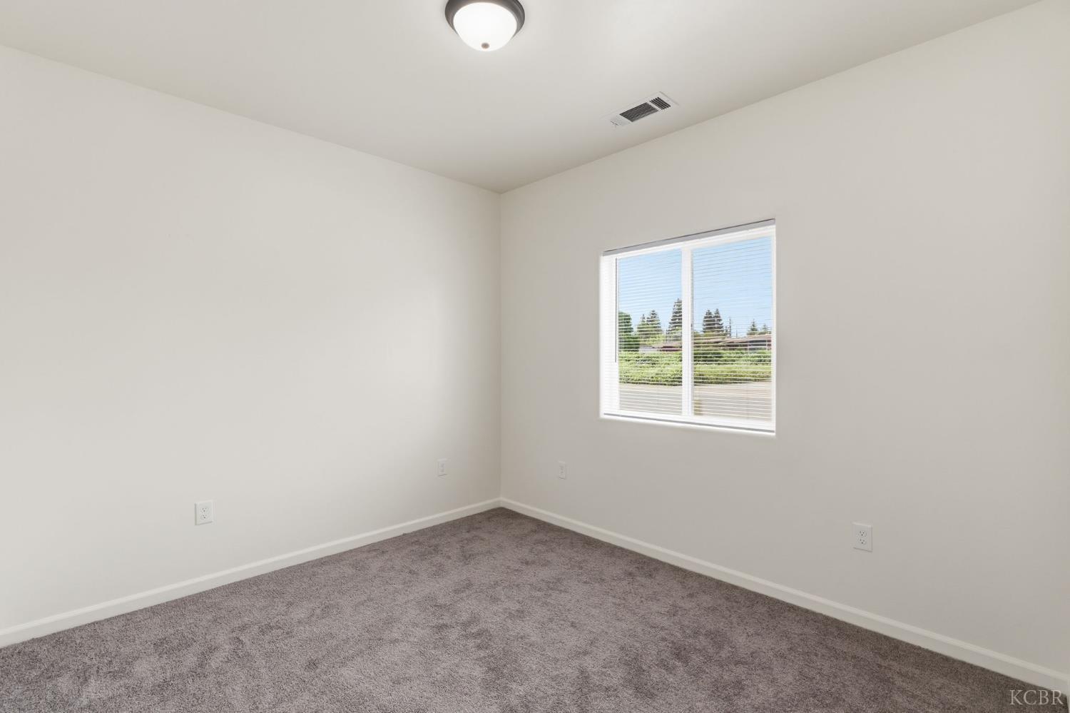 3447 E Douglas Ave, Visalia, CA 93292