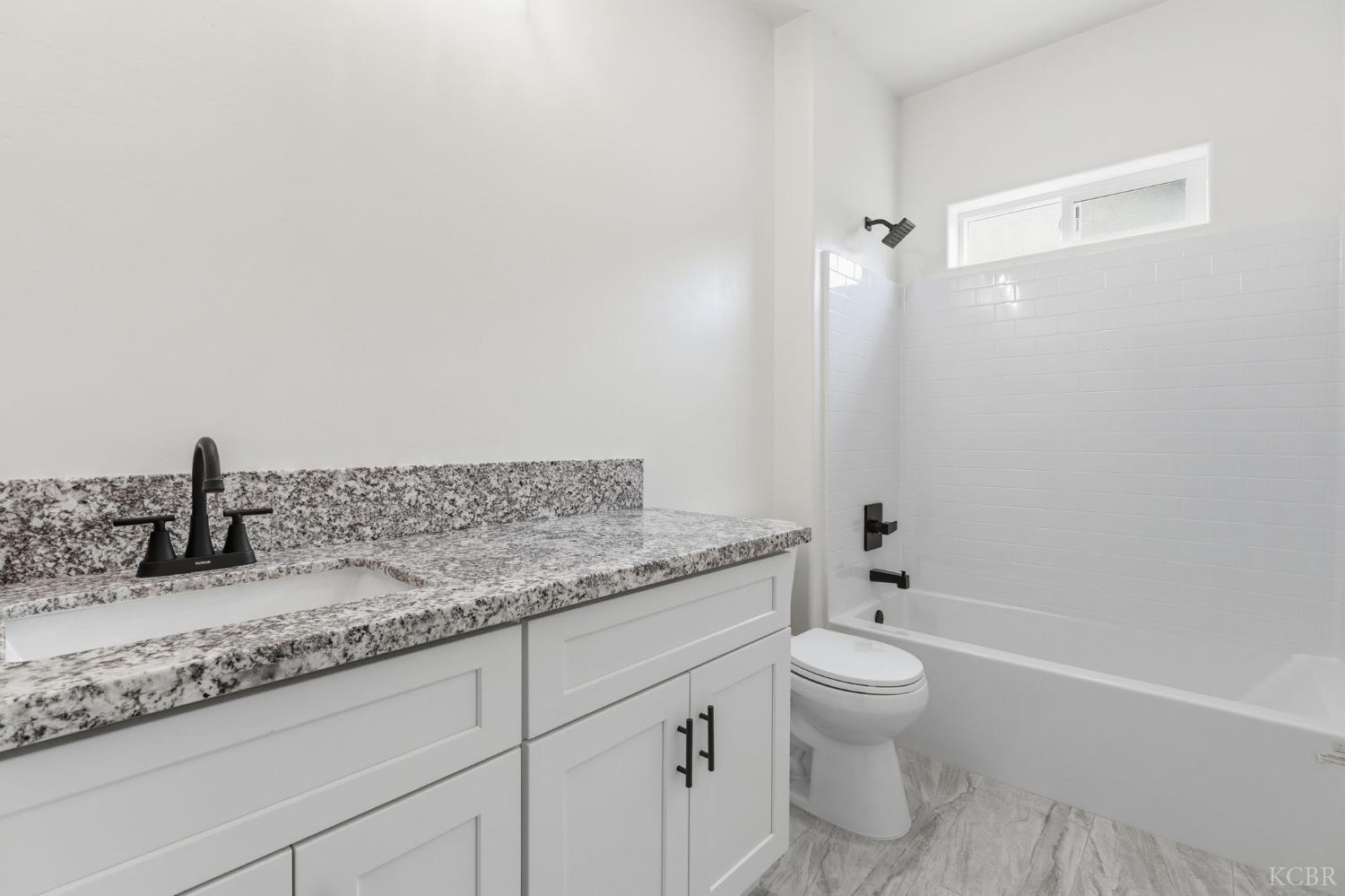 3447 E Douglas Ave, Visalia, CA 93292