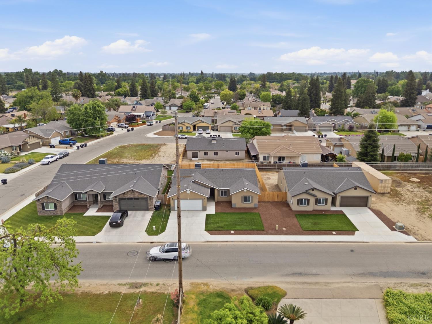 3447 E Douglas Ave, Visalia, CA 93292