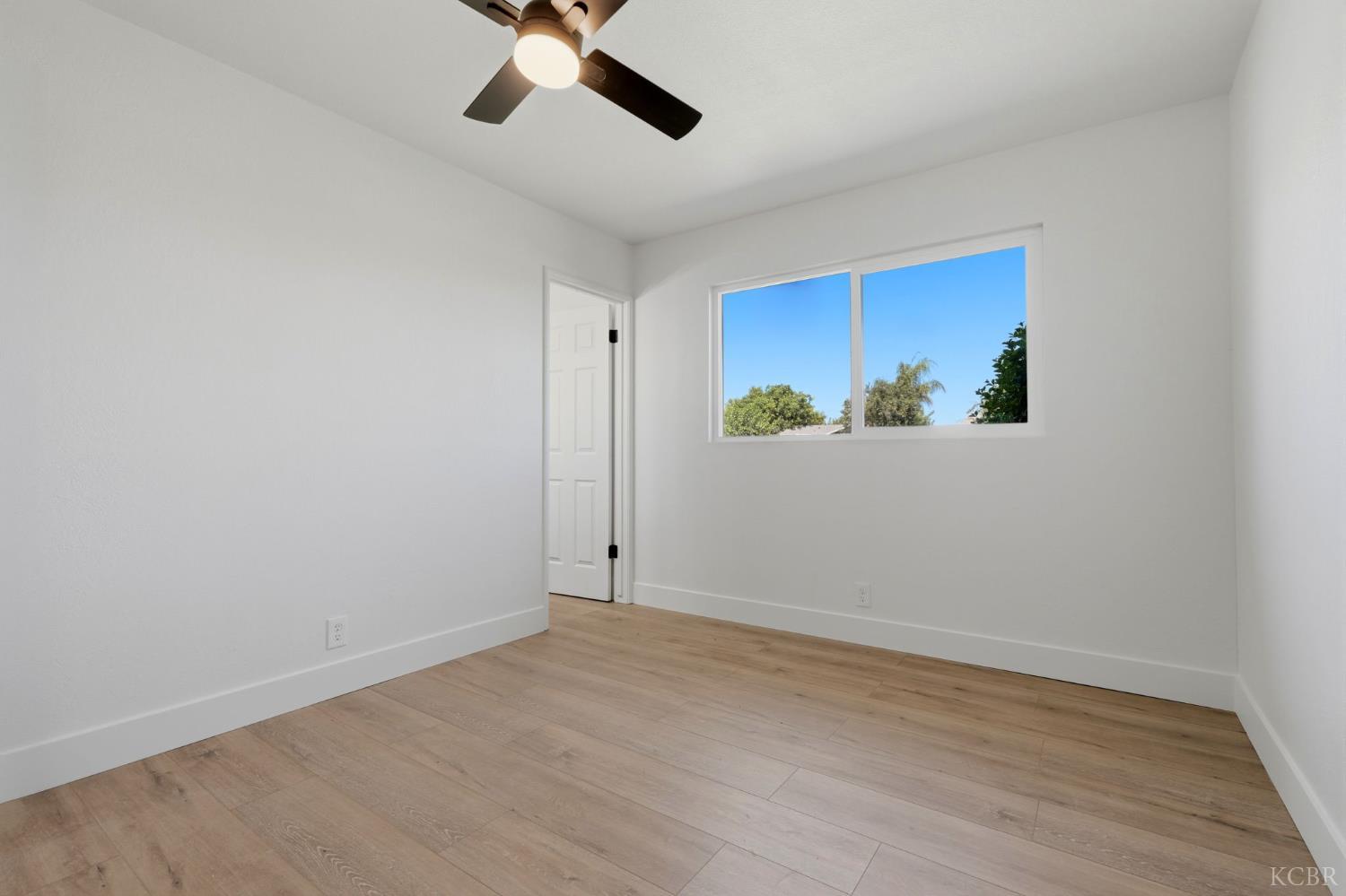 11062 Randall Cir, Armona, CA 93202