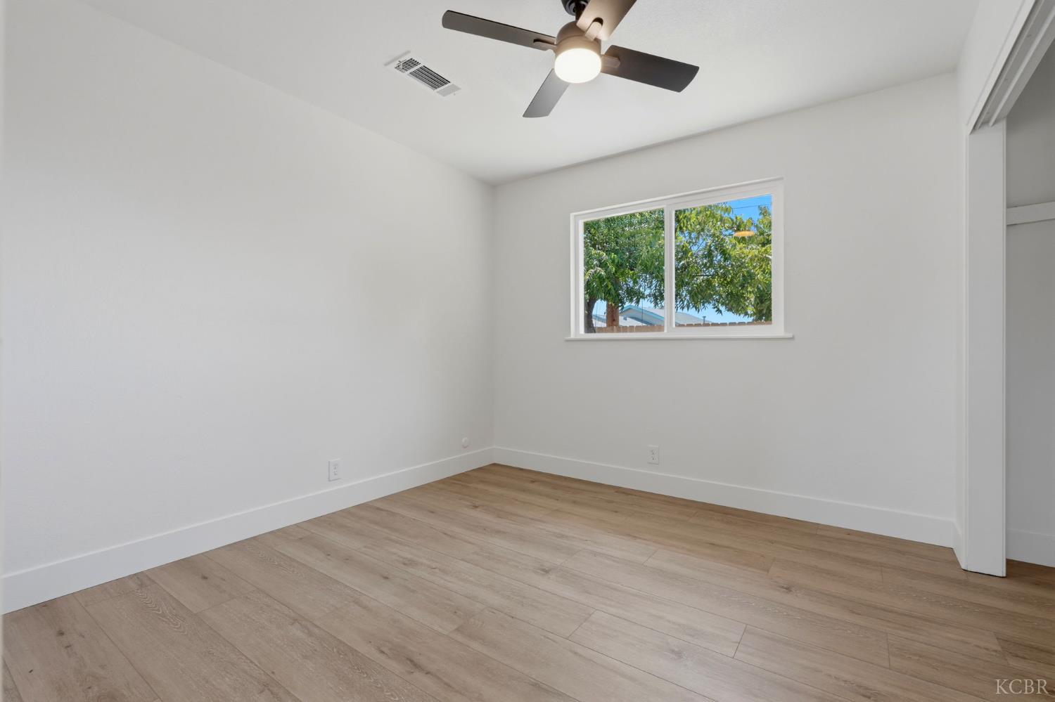 11062 Randall Cir, Armona, CA 93202