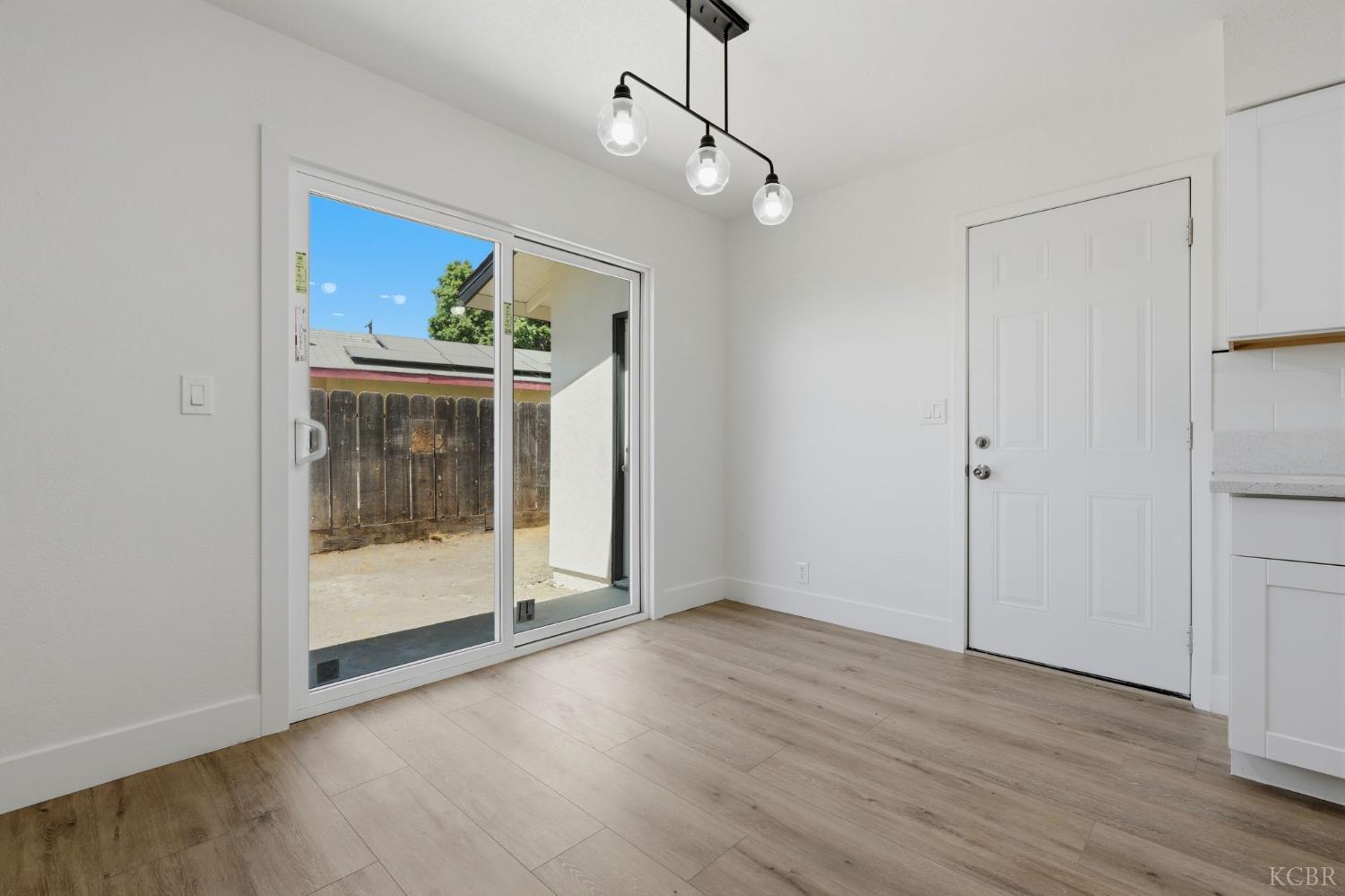 11062 Randall Cir, Armona, CA 93202